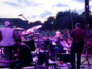 Bruce Hornsby and the Noisemakers taking the stage at sunset. Photo, Kip Tabb