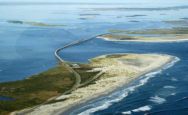 The Bonner Bridge connects Pea Island with the northern Outer Banks.