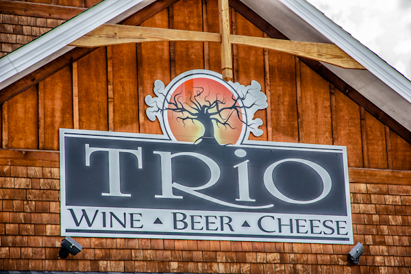 Trio Sign