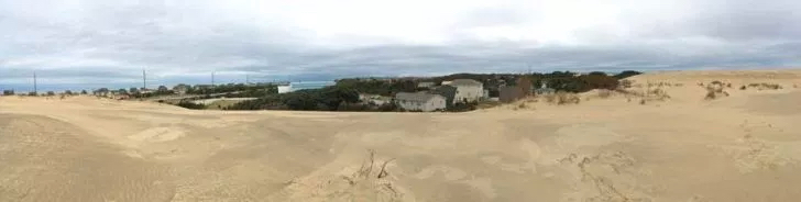 A dune looms over Sounside Road. (Rob Morris photos)

